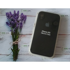 Силіконовий чохол iPhone XR з мікрофіброю, матовий, чорного кольору.